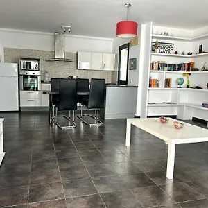 https://famara-sunshine.in-canary-islands.com
